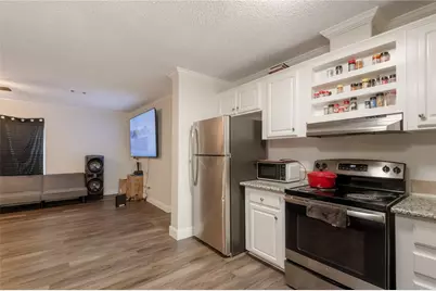 113 Varsity Drive, Huntsville, TX 77340 - Photo 7
