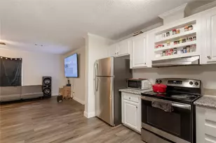 113 Varsity Dr, Huntsville, TX 77340 - Photo 7