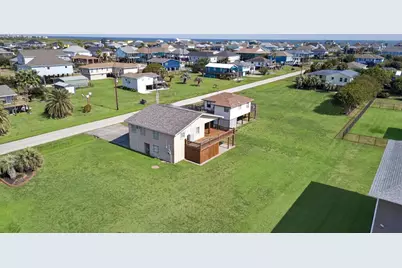 975 Holiday Drive, Crystal Beach, TX 77650 - Photo 33