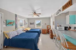 975 Holiday Dr, Crystal Beach, TX 77650 - Photo 9