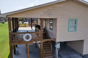 975 Holiday Dr, Crystal Beach, TX 77650 - Photo 37