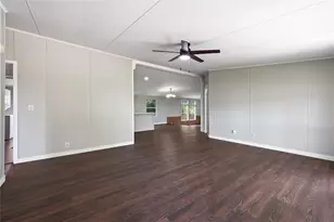 9623 Meadowvine Dr, Houston, TX 77044 - Photo 7