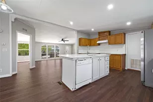 9623 Meadowvine Dr, Houston, TX 77044 - Photo 11