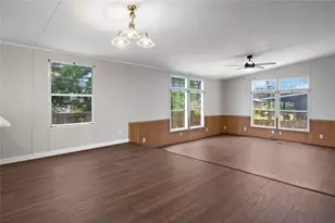 9623 Meadowvine Dr, Houston, TX 77044 - Photo 15