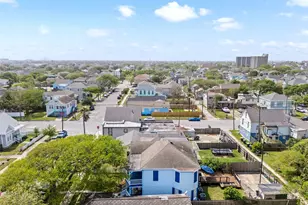 1718 Ave N, Galveston, TX 77550 - Photo 43