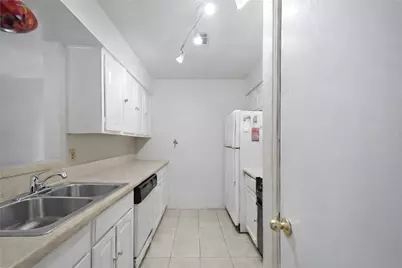 815 Wax Myrtle Lane #A, Houston, TX 77079 - Photo 9