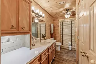 23 Hunters Creek Dr, Huntsville, TX 77340 - Photo 15