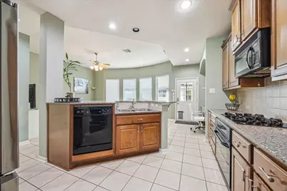 2403 Clippers Square, Nassau Bay, TX 77058 - Photo 11