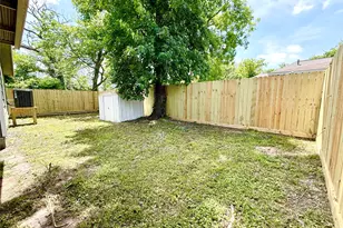 2237 Wilburforce St, Houston, TX 77091 - Photo 3