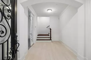1059 W 16th St, Houston, TX 77008 - Photo 5