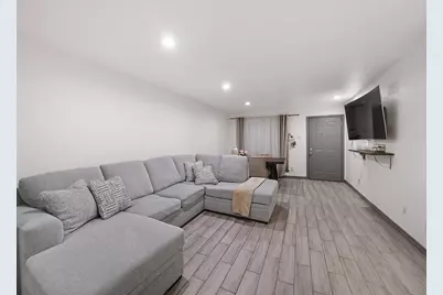 9616 Long Point Road #47, Houston, TX 77055 - Photo 5