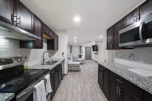 9616 Long Point Rd, Houston, TX 77055 - Photo 7