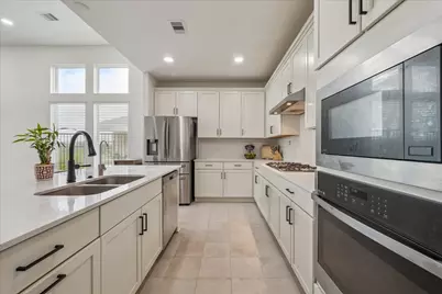 10727 Amador Peak Drive, Rosharon, TX 77583 - Photo 7