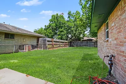 10323 Kirkwren Drive, Houston, TX 77089 - Photo 17
