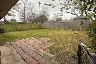 1708 Effie Ln, Pasadena, TX 77502 - Photo 9