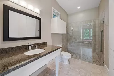 863 W 42nd Street, Houston, TX 77018 - Photo 9