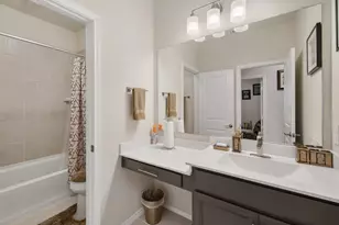 10507 Marston Vineyard Dr, Houston, TX 77025 - Photo 13