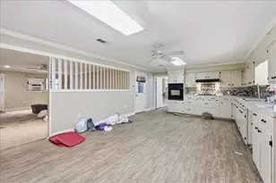 150 Gary St, Bridge City, TX 77611 - Photo 5