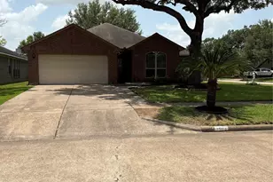 1402 Township Ct, Rosenberg, TX 77471 - Photo 3