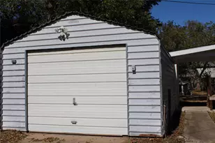 216 Robson St, Columbus, TX 78934 - Photo 19