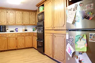 216 Robson St, Columbus, TX 78934 - Photo 9