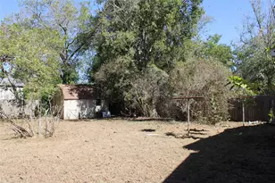 216 Robson St, Columbus, TX 78934 - Photo 23