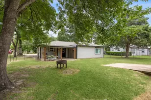 6111 Dubose St, Wallis, TX 77485 - Photo 13
