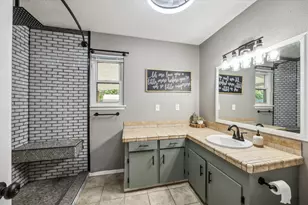 6111 Dubose St, Wallis, TX 77485 - Photo 9