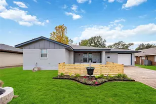 1115 25th Ave N, Texas City, TX 77590 - Photo 3