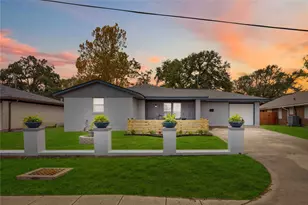 1115 25th Ave N, Texas City, TX 77590 - Photo 1