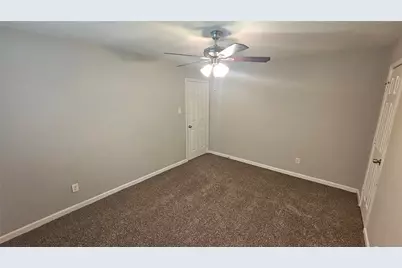 8723 Valley Meadow Drive, Houston, TX 77078 - Photo 23