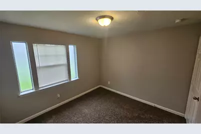 8723 Valley Meadow Drive, Houston, TX 77078 - Photo 17