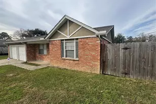 8723 Valley Meadow Dr, Houston, TX 77078 - Photo 3