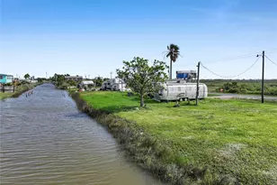 1214 N Tinkle Ln, Crystal Beach, TX 77650 - Photo 1