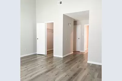 8718 Victorian Village Drive #8718, Houston, TX 77071 - Photo 3