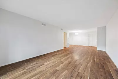 2700 Bellefontaine Street #B12, Houston, TX 77025 - Photo 5