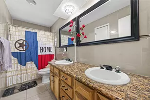 13902 Ambrose St, Houston, TX 77045 - Photo 27