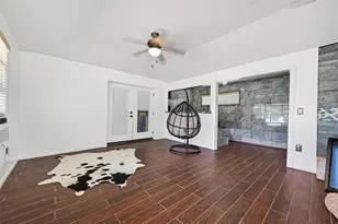 13902 Ambrose St, Houston, TX 77045 - Photo 33