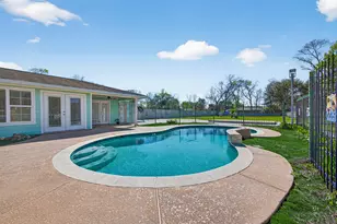 13902 Ambrose St, Houston, TX 77045 - Photo 5