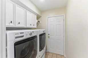 7825 Hughes Ranch Rd, Pearland, TX 77581 - Photo 21