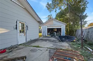 316 S 4th St, Nederland, TX 77627 - Photo 5