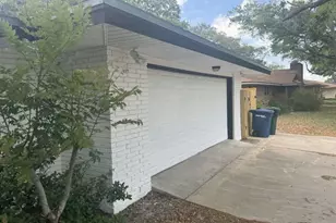 426 Pennington Dr, Corpus Christi, TX 78412 - Photo 3