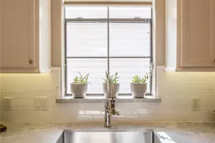 1611 McDonald St, Houston, TX 77007 - Photo 9