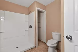 712 E Peach St, Angleton, TX 77515 - Photo 35