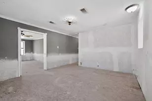 712 E Peach St, Angleton, TX 77515 - Photo 23