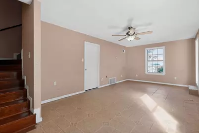 712 E Peach Street, Angleton, TX 77515 - Photo 17