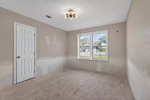 712 E Peach St, Angleton, TX 77515 - Photo 25
