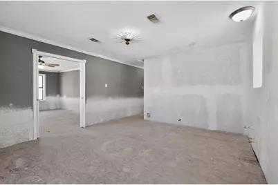 712 E Peach Street, Angleton, TX 77515 - Photo 23