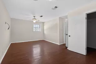 712 E Peach St, Angleton, TX 77515 - Photo 29