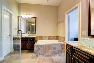923 Birdsall St, Houston, TX 77007 - Photo 13